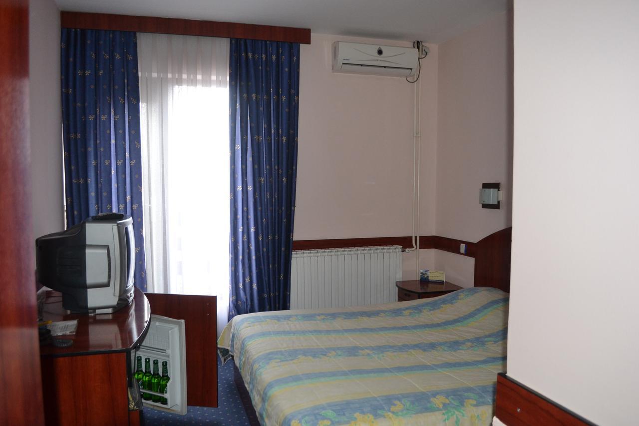 Hotel Mimoza Kumanovo Exterior photo